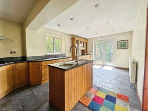 Kitchen- click for photo gallery
